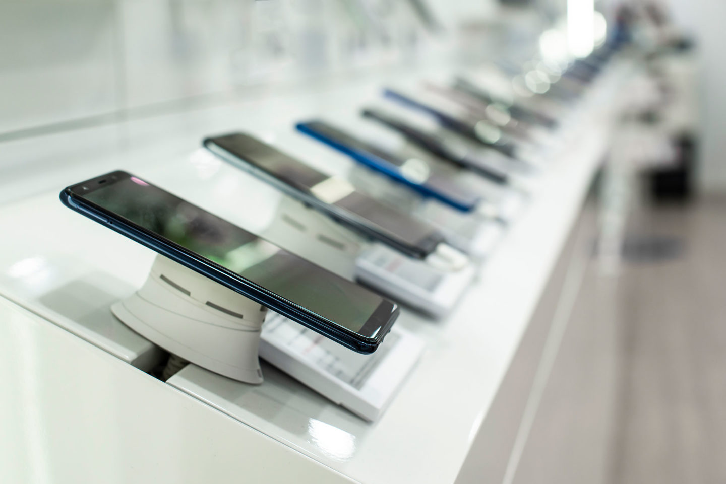cellphone shop fittings